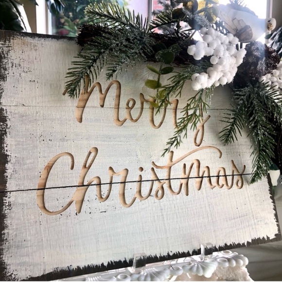 New! Woodland Rustic Carved Wood “MERRY CHRISTMAS” Sign - Picture 3 of 7